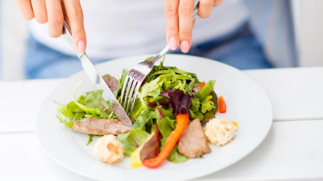 Έχω πρόβλημα με τα κιλά μου: 3 δύσκολες καταστάσεις πώς να τις αντιμετωπίσεις