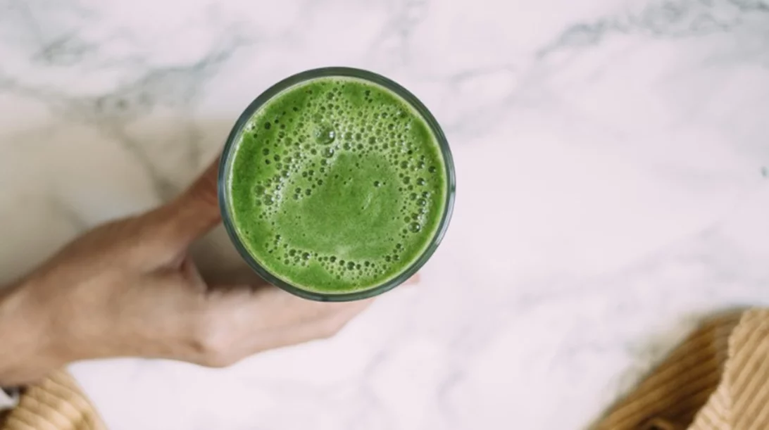 Smoothie για γρήγορο αδυνάτισμα και αποτοξίνωση από τη διατροφολόγο Κλειώ Δημητριάδου