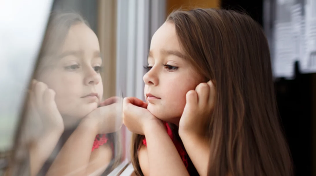 Σε ποια ηλικία μπορώ να αφήσω το παιδί μόνο στο σπίτι;