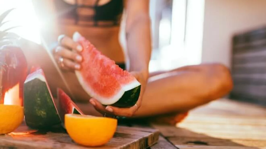 Διατροφή για τον καύσωνα: Οι τροφές που θα σε ενυδατώσουν τώρα