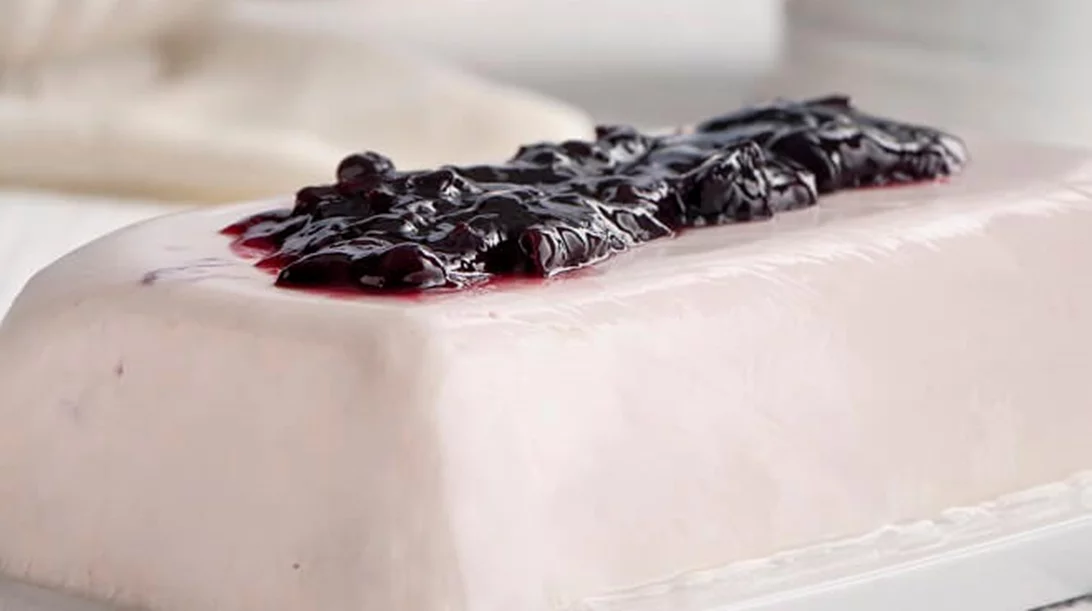 Γλυκό ψυγείου με κεράσι και γιαούρτι: Ελαφρύ, δροσερό και έτοιμο σε χρόνο μηδέν