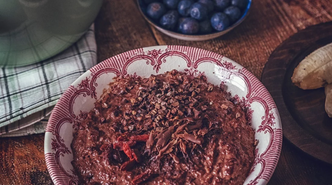 Πρωινό βρώμης με σοκολάτα για το πιο υγιεινό porridge