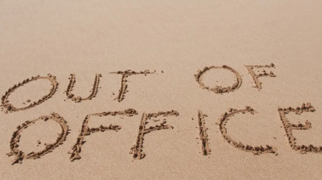 Οι καλύτερες συμβουλές για να φύγεις διακοπές χωρίς άγχος για τη δουλειά