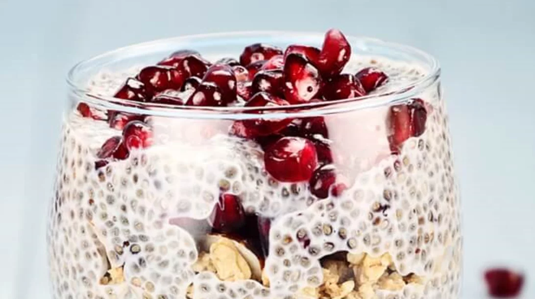 Πουτίγκα με σπόρους chia για ένα γρήγορο πρωινό με 3 μόνο υλικά και super θρεπτικό