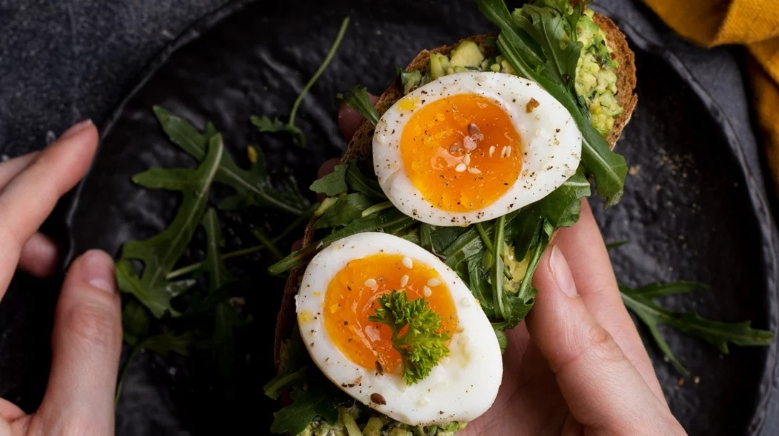 Πόση πρωτεΐνη να τρώω; Ποιες είναι οι καλύτερες πηγές πρωτεΐνης; Η διαιτολόγος συστήνει