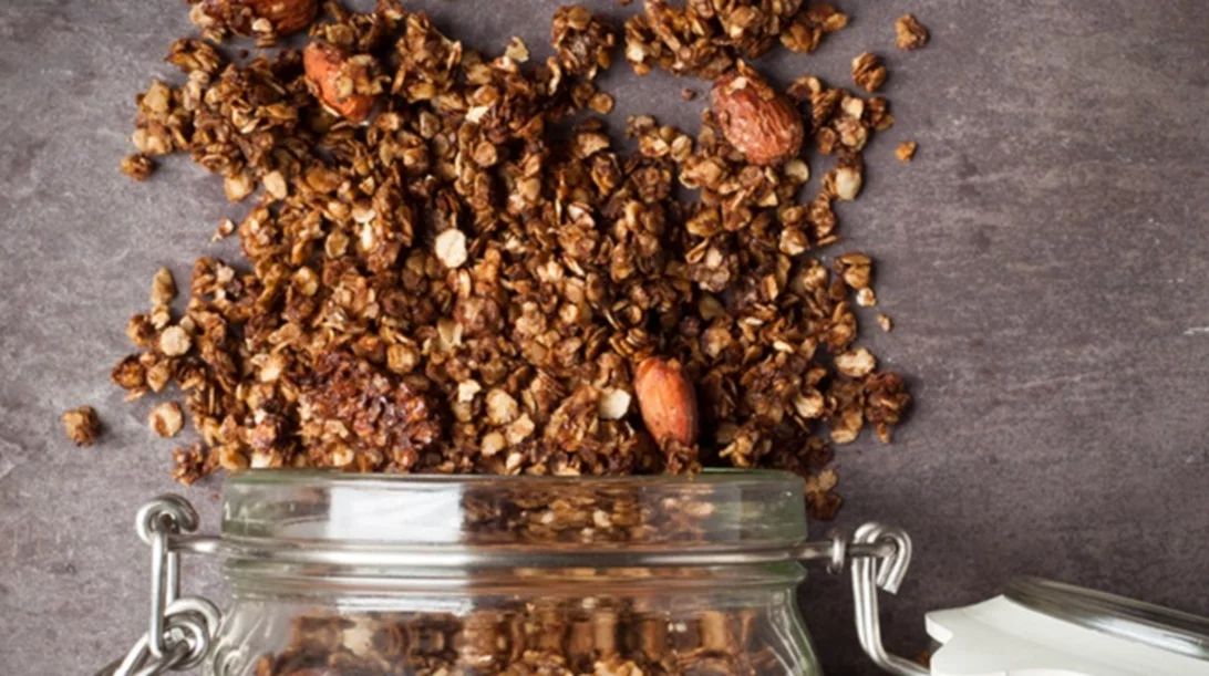 Φτιάξε σπιτική γκρανόλα με 217 θερμίδες μόνο από τη διαιτολόγο
