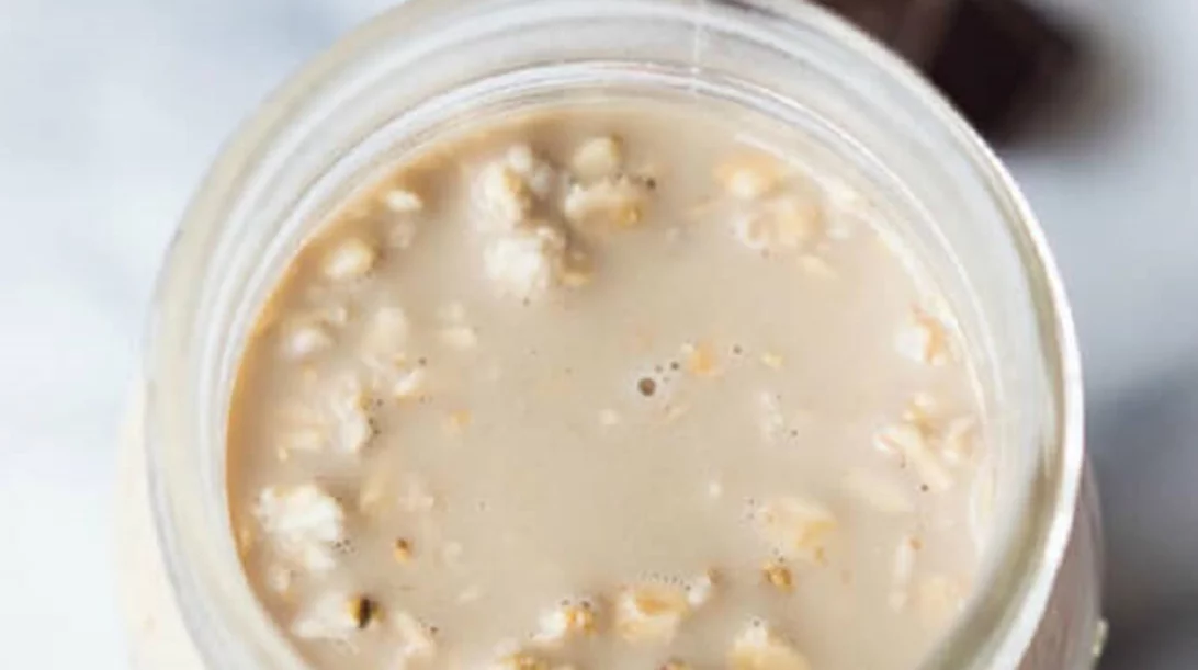 Πόριτζ βρόμης με γεύση μόκα που θυμίζει καφέ! Φτιάχνουμε overnight oats