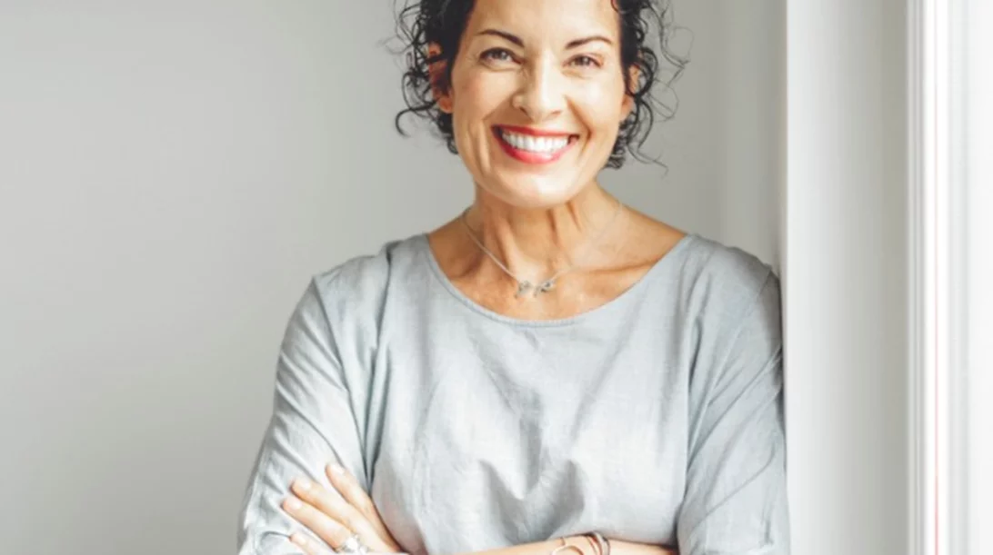 50 over 50: Η νέα "χρυσή εποχή" των γυναικών που αποδεικνύει ότι η επιτυχία δεν έχει ηλικία.