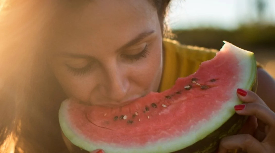 Τροφές με βιταμίνη Α: Οι καλύτερες πηγές της βιταμίνης για μαύρισμα