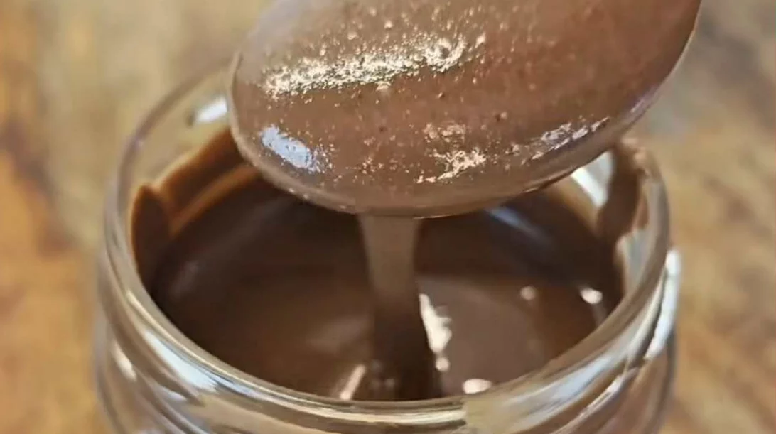 Φτιάξε σπιτική πραλίνα φουντουκιού με μόλις 4 υλικά