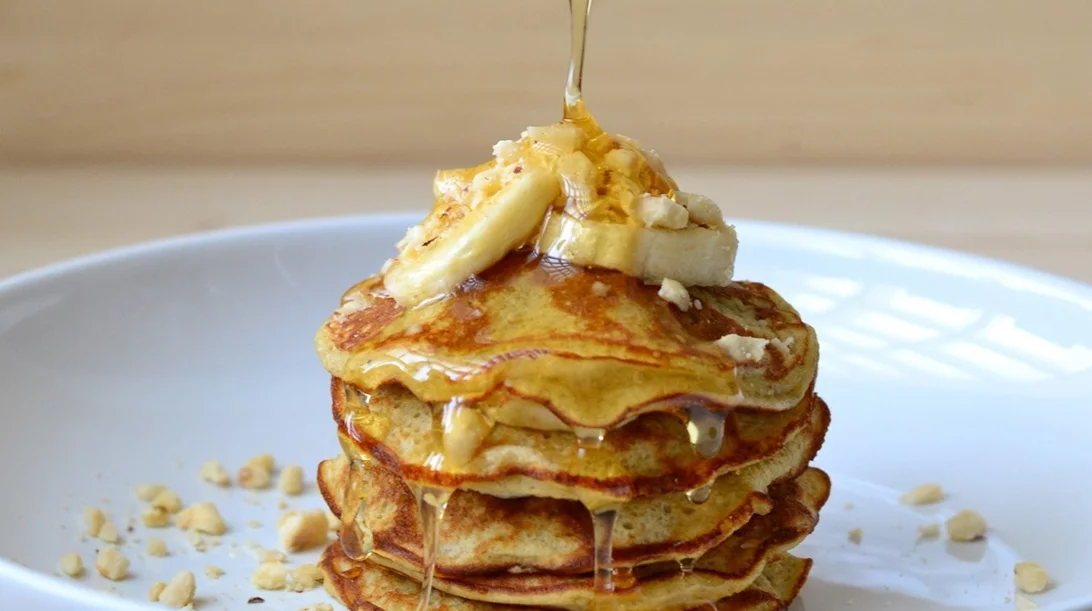 Pancakes με δύο υλικά (χωρίς γλουτένη, χωρίς λακτόζη) από τον διατροφολόγο Μάνο Δημητρούλη