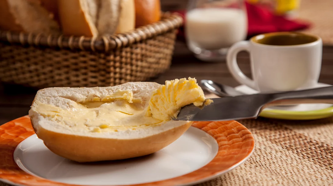 Είναι τελικά υγιεινό το βούτυρο; Προκαλεί συσσώρευση λίπους ή προβλήματα υγείας;