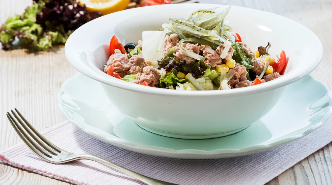 7 συνταγές για σαλάτα με υψηλή περιεκτικότητα σε πρωτεΐνη