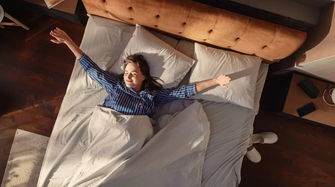 Γιατί ξυπνάς συνέχεια κουρασμένη και πώς το αντιμετωπίζεις