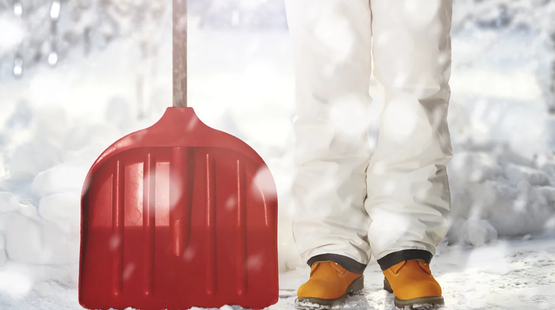 Πώς καθαρίζουμε χιόνι με ασφάλεια - Με οδηγίες ορθοπεδικού