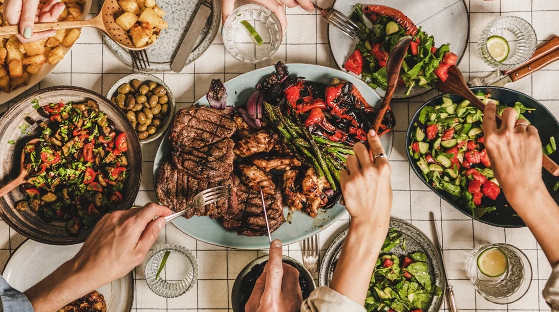 Πέντε συμβουλές για υγιεινή (και νόστιμη) Τσικνοπέμπτη