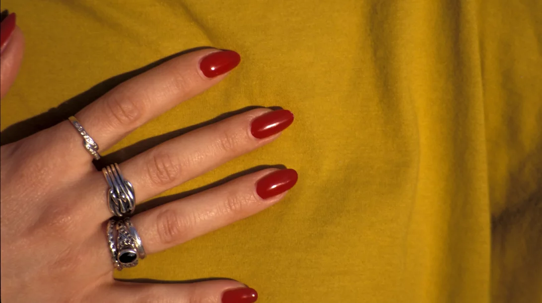 Είσαι βιαστική; 3 έξυπνοι τρόποι για να στεγνώσει πιο γρήγορα το βερνίκι νυχιών