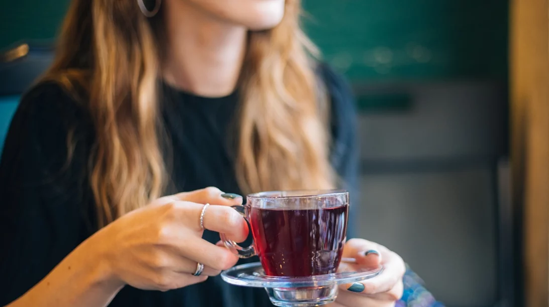 To τσάι από αυτό το βότανο εγγυάται επίπεδη κοιλιά