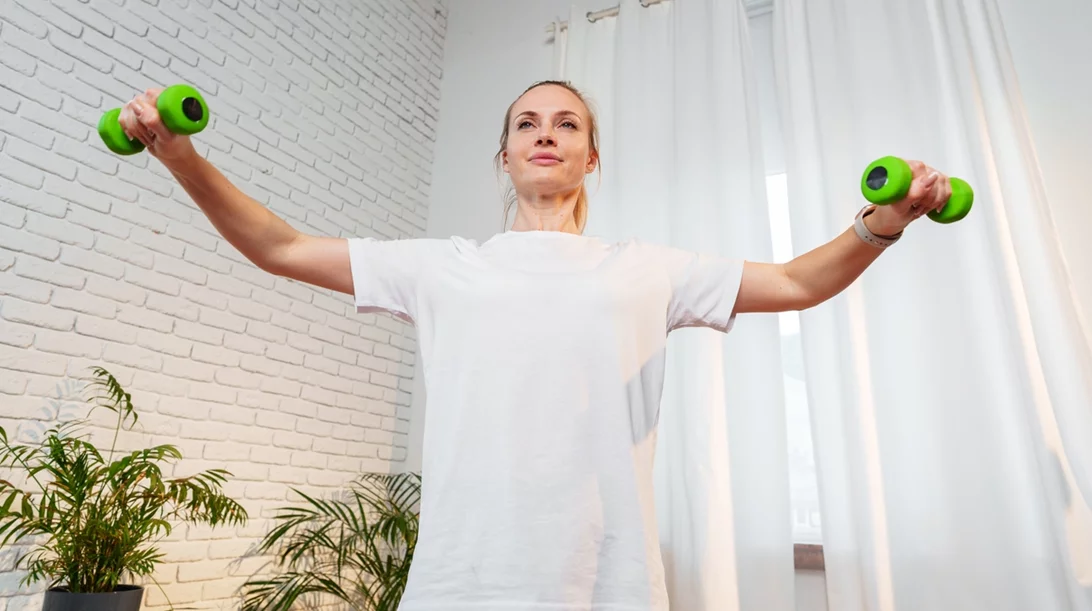 Χάνεις μυϊκή μάζα μετά τα 40; 6 συνήθειες που θα σε βοηθήσουν να τη διατηρήσεις