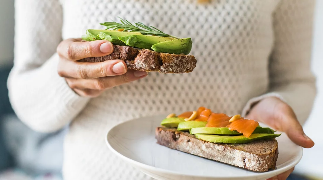 Ιχθυέλαια και ωμέγα 3: Εχουν πραγματική αξία για την υγεία μας ή είναι χάσιμο χρημάτων;