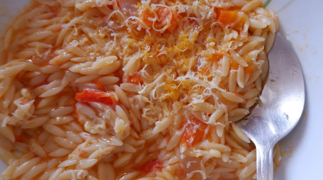 Εύκολο κριθαράκι για ένα (πολύ) γρήγορο βραδινό τον χειμώνα