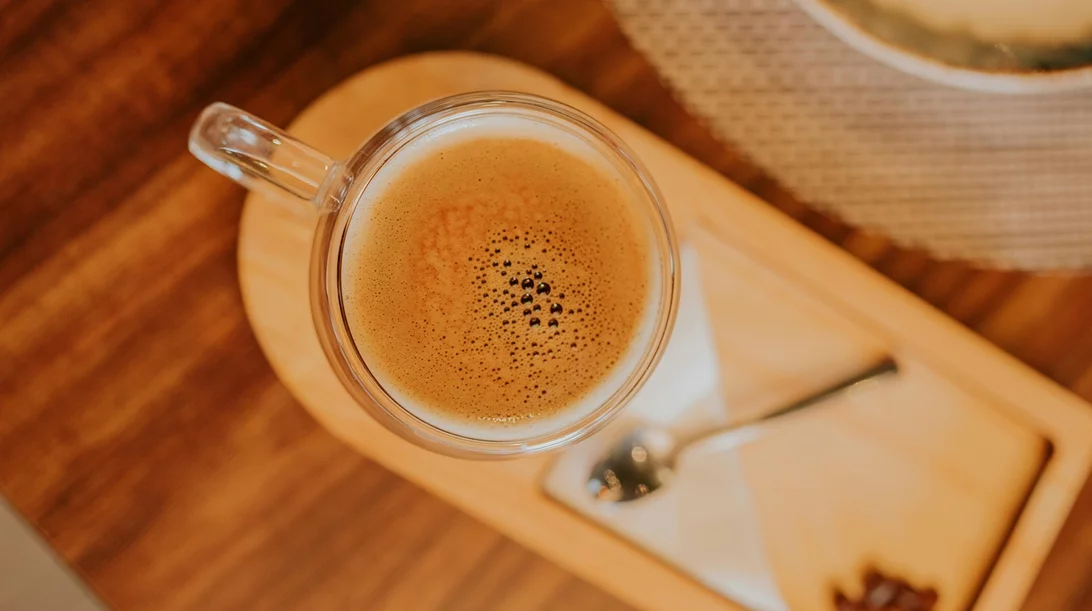 6 τρόποι να ενισχύσεις τον καφέ σου με βιταμίνες και αντιοξειδωτικά