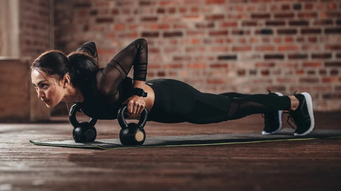 Η προπόνηση που μειώνει την εξάρτηση από φάρμακα και να ανακουφίζει από χρόνιες παθήσεις