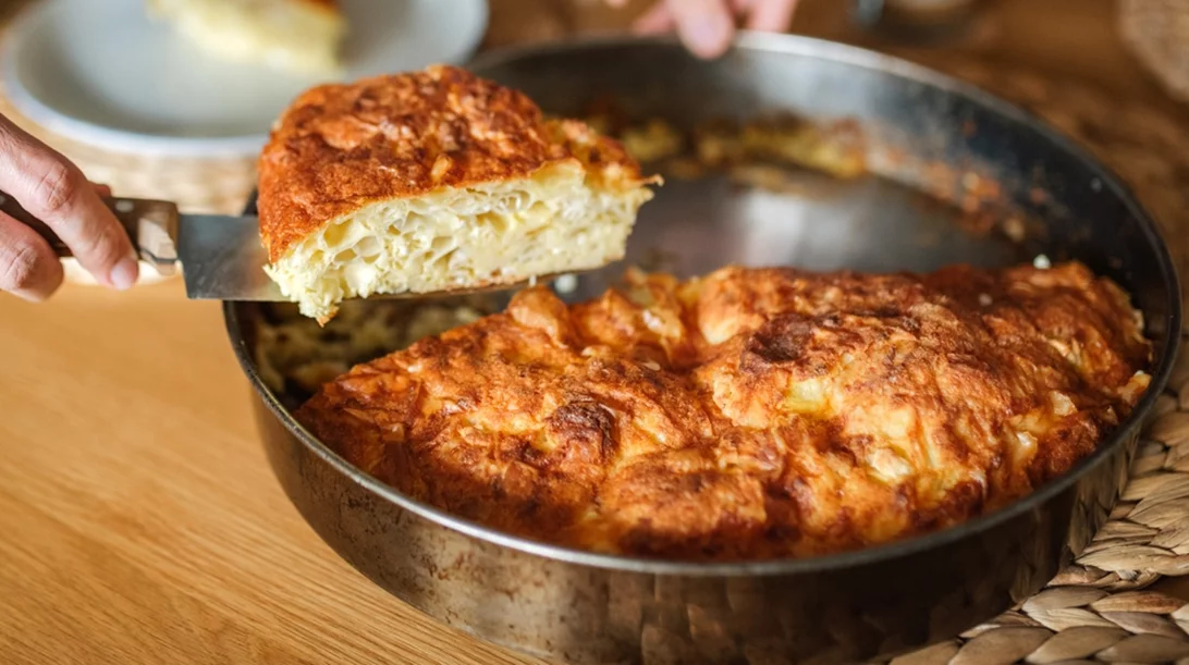 Η πιο νόστιμη τυρόπιτα χωρίς φύλλο - Έτοιμη σε 40 λεπτά