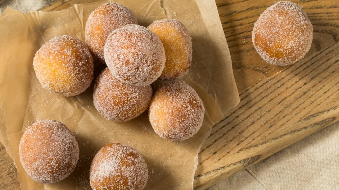 Λουκουμάδες: Το τραγανό και αφράτο γλυκό στην πιο light και νηστίσιμη εκδοχή του