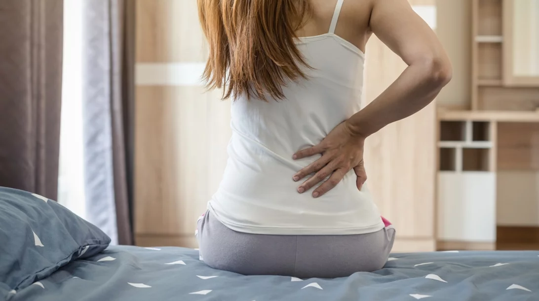 7 τρόποι να αντιμετωπίσεις τον πόνο στη μέση