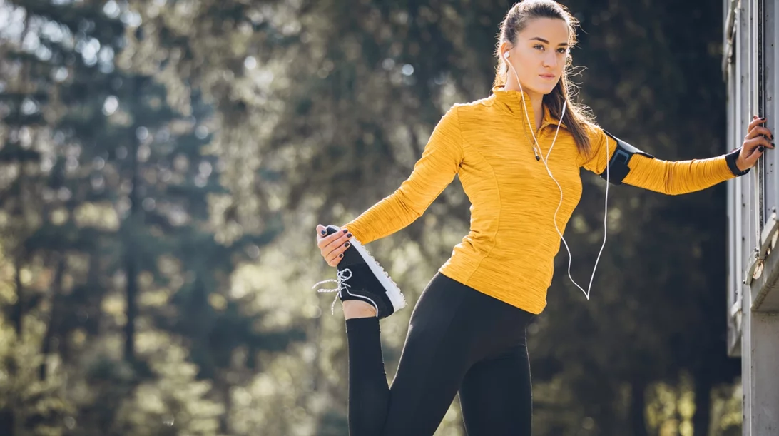Προθέρμανση και διατάσεις: Πώς θα τις κάνεις σωστά με τις συμβουλές της trainer