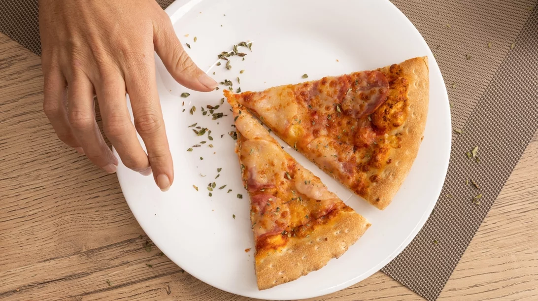 Πρέπει να κόψω εντελώς τους υδατάνθρακες για να ξεφουσκώσω;