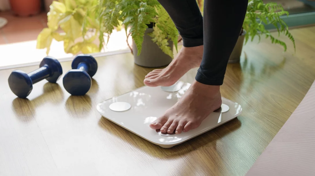 Η ζυγαριά λέει ψέματα: 3 λόγοι που δεν αντικατοπτρίζει την πραγματική πρόοδό σου