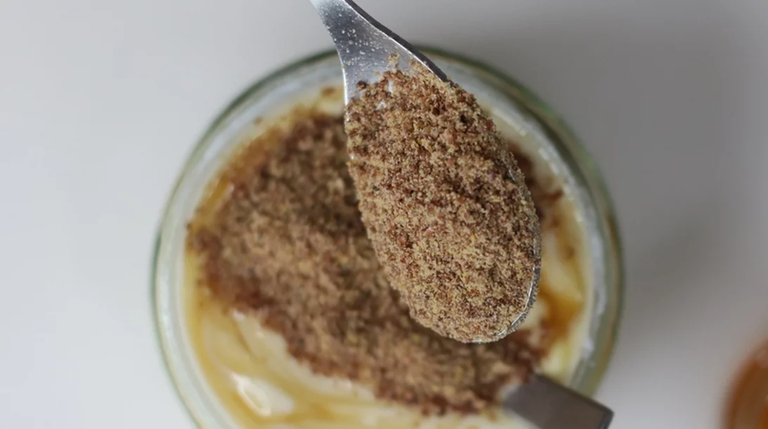 Σπόροι chia vs. λιναρόσποροι: Ποιες είναι οι διαφορές τους και τι είναι καλύτερο;