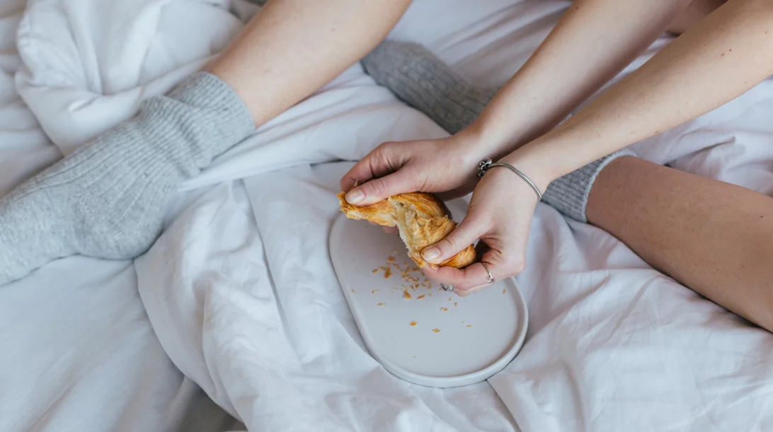 Πώς θα επανέλθω μετά από ένα σαββατοκύριακο συναισθηματικού φαγητού;