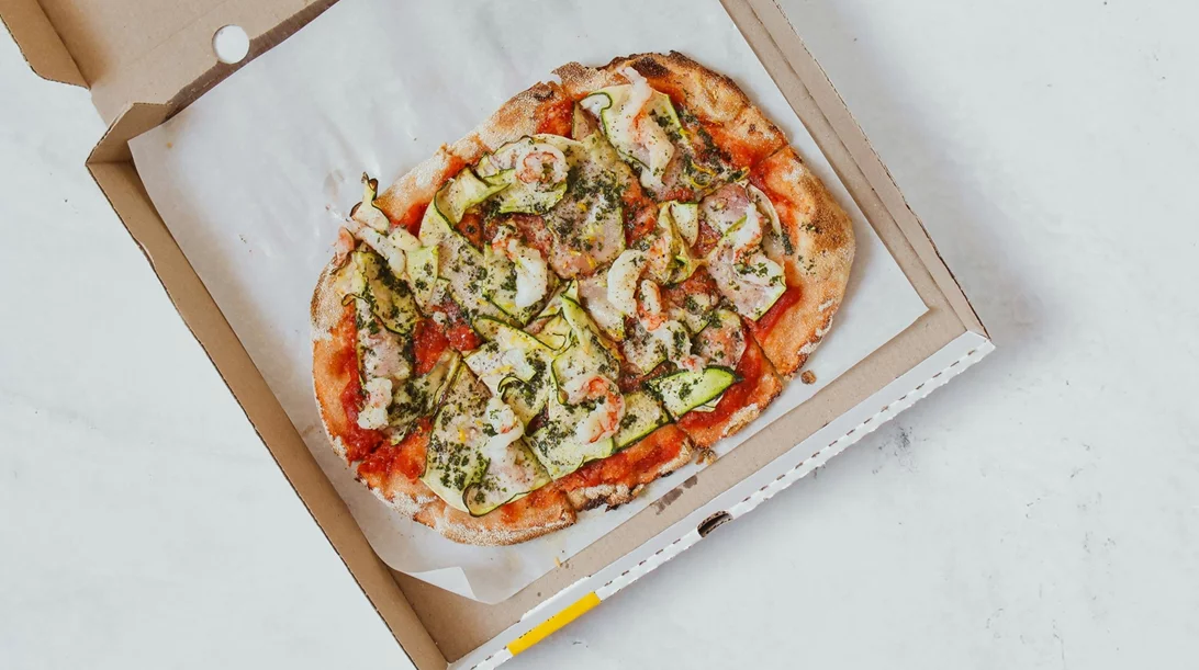 Πίτσα που περίσσεψε: Τι βακτήρια αναπτύσσονται μέσα σε μία μέρα; - Μικροβιολόγος αποκαλύπτει