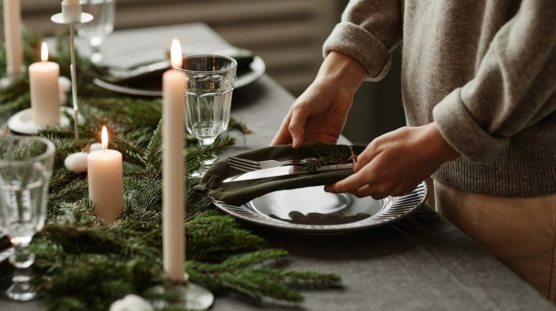 Μαθήματα savoir vivre: Πώς θα στρώσεις σωστά το χριστουγεννιάτικο τραπέζι