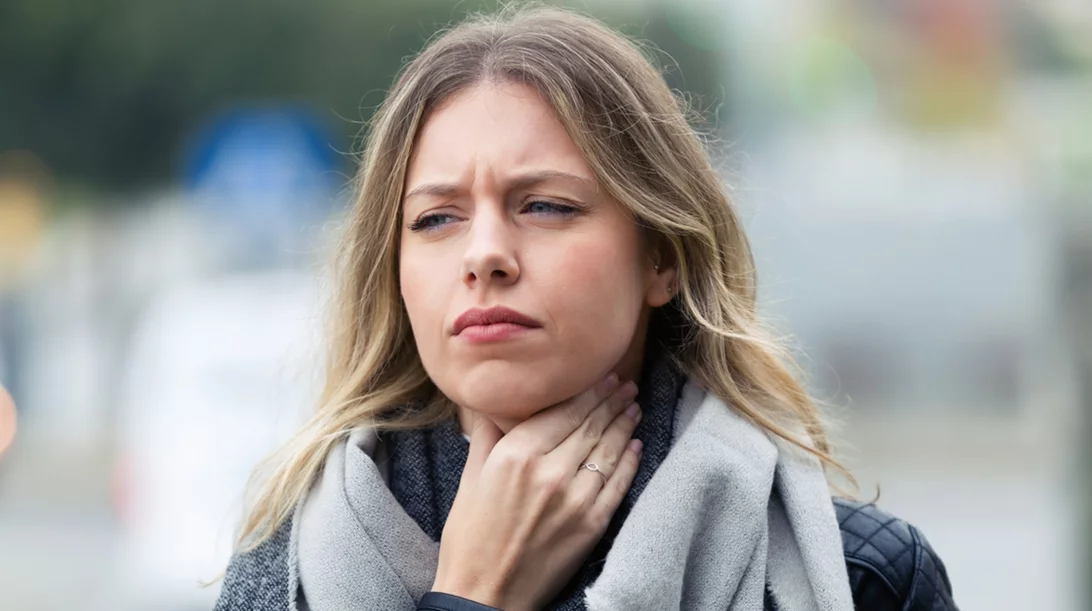 Λαρυγγίτιδα: Τι είναι, τα συμπτώματα και η αντιμετώπιση