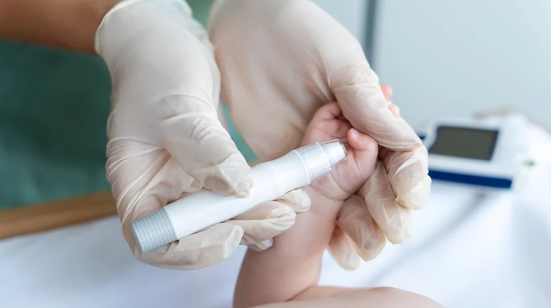 "Αυτά τα συμπτώματα είναι κλασικές ενδείξεις του σακχαρώδους διαβήτη τύπου 1 και είναι σημαντικό οι γονείς να τα γνωρίζουν"