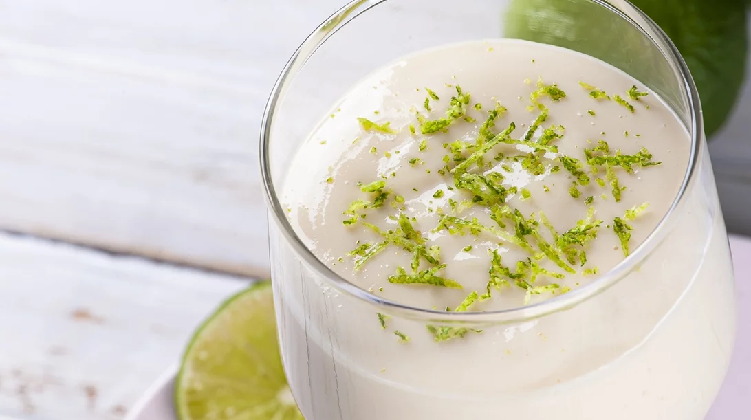 Δροσιστικό επιδόρπιο: Lemon posset με 3 υλικά