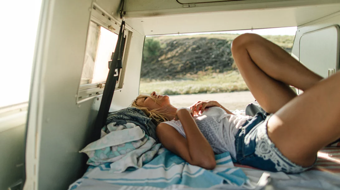 Γιατί ζεσταίνεσαι συνέχεια; (Ενώ δεν έχει καύσωνα)