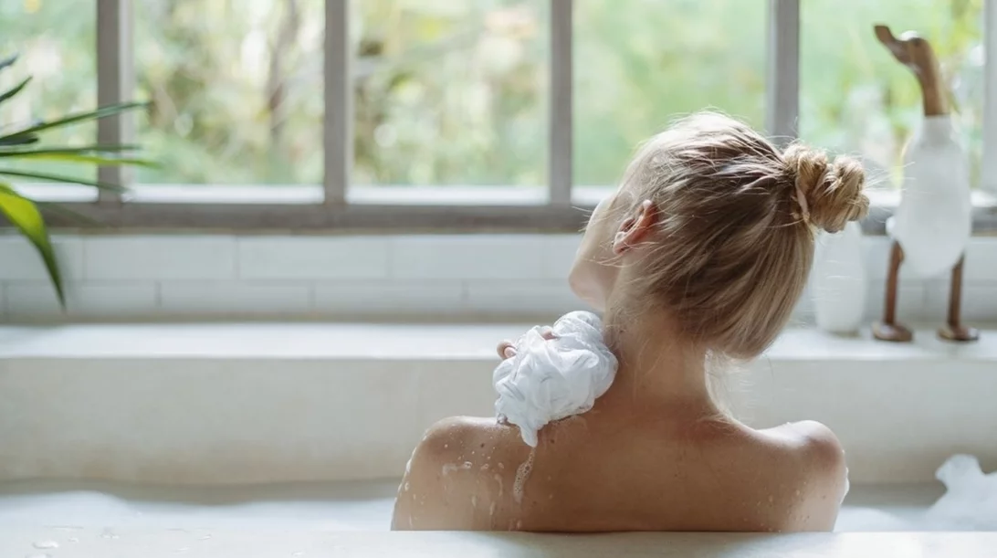 10 απολαυστικά αφρόλουτρα για να μοσχοβολάς καθαριότητα και φρεσκάδα όλη μέρα