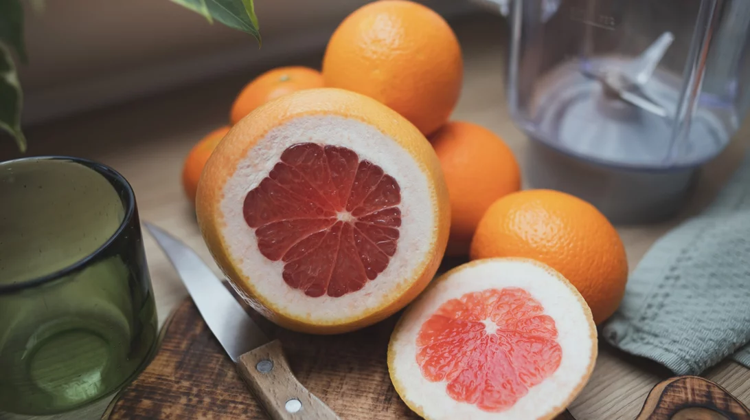 Προσοχή: Αυτές οι 5 υγιεινές τροφές μπορεί να μπλοκάρουν τη δράση των φαρμάκων σου