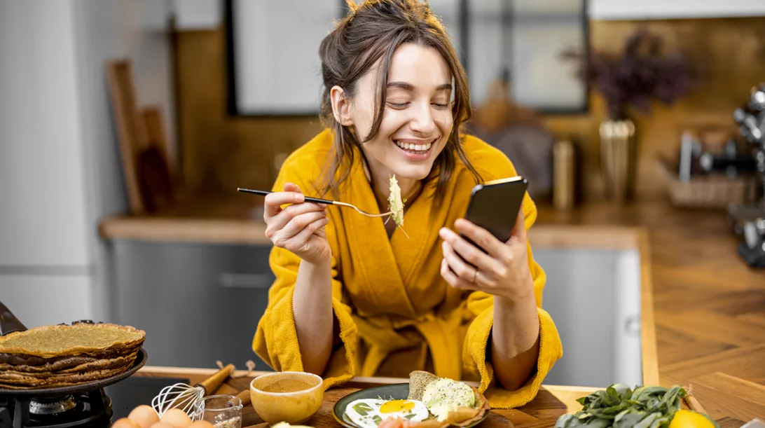 Πρέπει να τρώμε πρωινό; Αν δεν πεινάω το πρωί, είναι "υποχρεωτικό" ή δεν πειράζει να το παραλείψω;