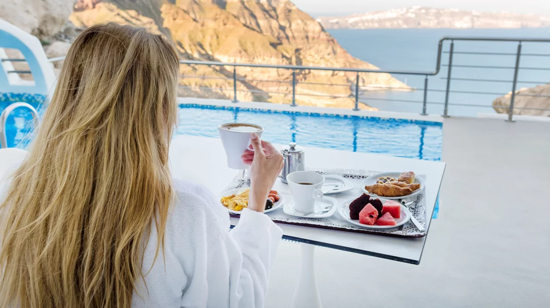 Πώς να μην ξεφύγω στις διακοπές; Οι σωστές επιλογές για το πρωινό, την ταβέρνα, το beach bar