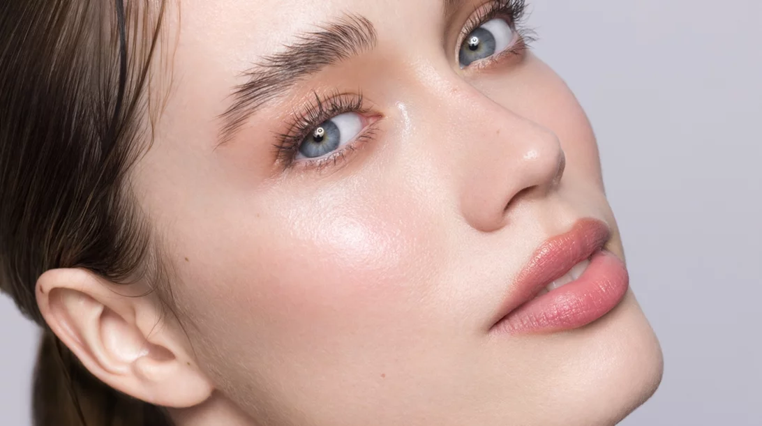 Έχεις ανοιχτό χρώμα ματιών; Ξέρουμε την απόχρωση σκιάς που πρέπει να επιλέξεις