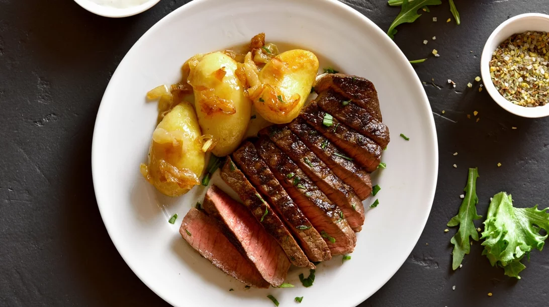 Κόκκινο κρέας και μακροζωία: Τα οφέλη και οι πιθανοί κίνδυνοι από την κατανάλωσή του