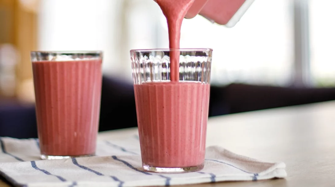 Καλοκαιρινά smoothies: Τρεις συνταγές για μείωση του κοιλιακού λίπους, για ενίσχυση του πεπτικού, για πρωινό