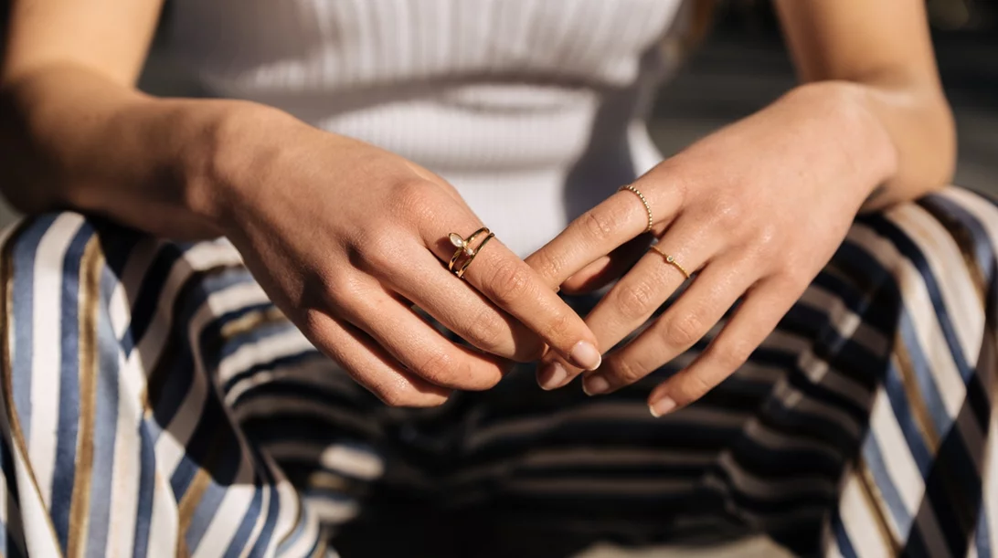 Νύχια: 3 σωτήρια tips για να απαλλαγείς από τα ξηρά πετσάκια