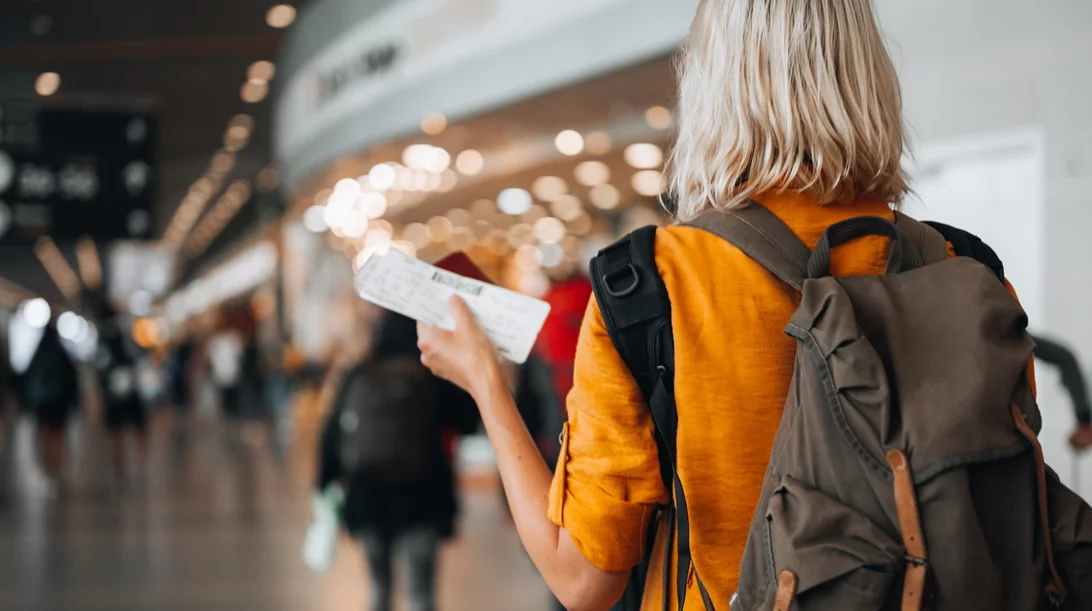 Ταξίδι με το αεροπλάνο: Πώς επηρεάζει το σώμα σου και πώς θα προετοιμαστείς καταλλήλως;